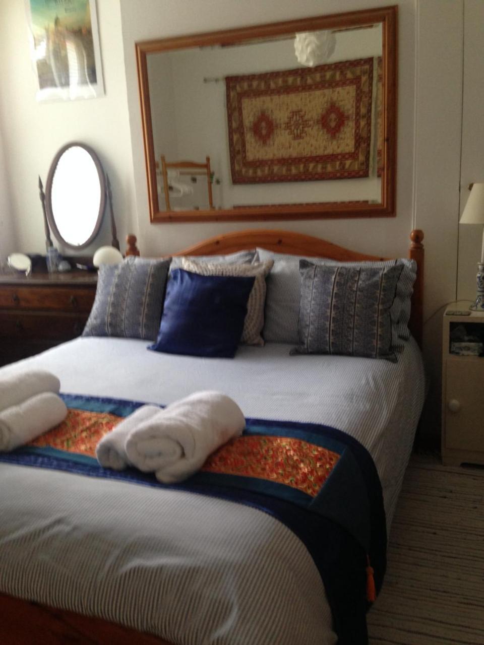 Holmewood Homestay * London